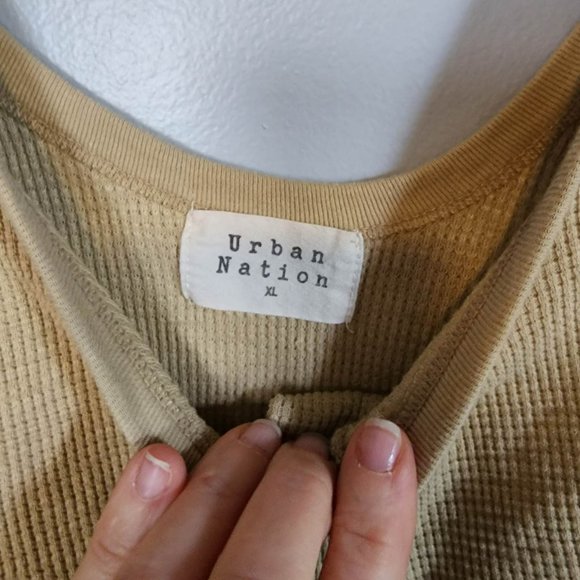 EUC Urban Nation Crop Top - Picture 4 of 4